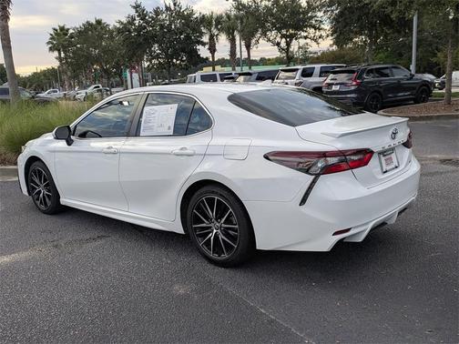 2023 Toyota Camry SE