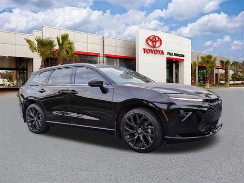 2025 Toyota Crown Signia LIMITED