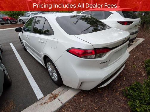 Super White 2020 Toyota Corolla LE