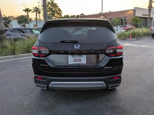 2024 Honda Pilot Touring