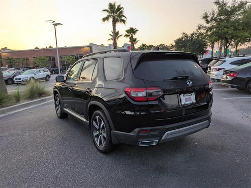 2024 Honda Pilot Touring