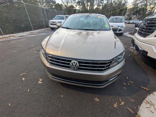 2016 Volkswagen Passat 1.8T SE