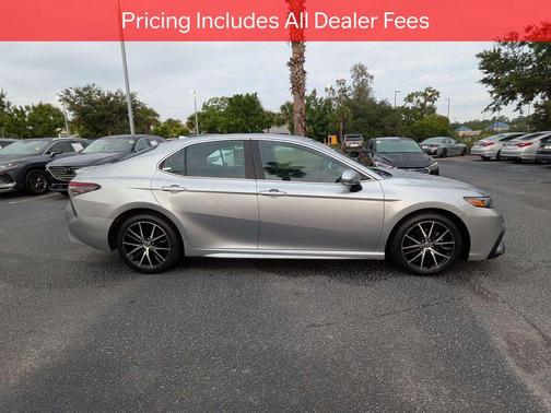 Celestial Silver Metallic 2024 Toyota Camry SE