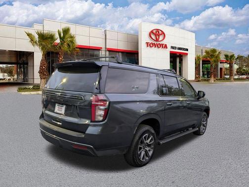 Shadow Gray Metallic 2021 Chevrolet Suburban 4WD Z71