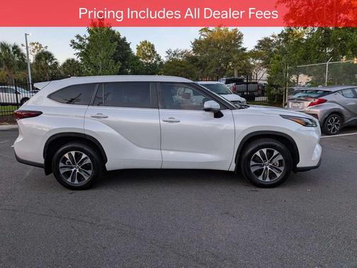 Wind Chill Pearl 2024 Toyota Highlander XLE