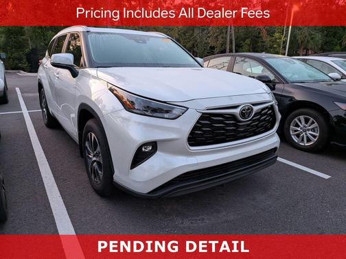 Wind Chill Pearl 2024 Toyota Highlander XLE