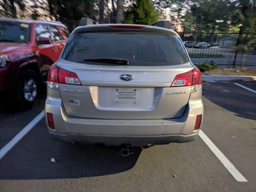 Steel Silver Metallic 2011 Subaru Outback 2.5 i Premium