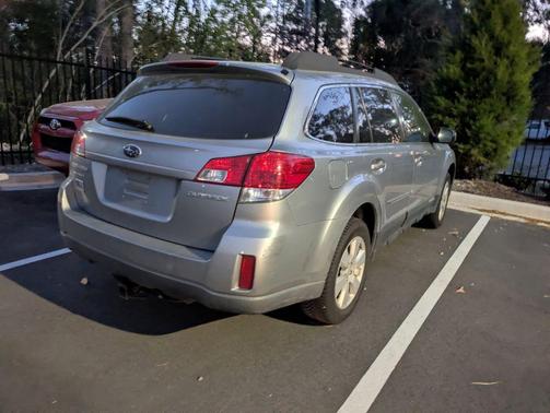 Steel Silver Metallic 2011 Subaru Outback 2.5 i Premium
