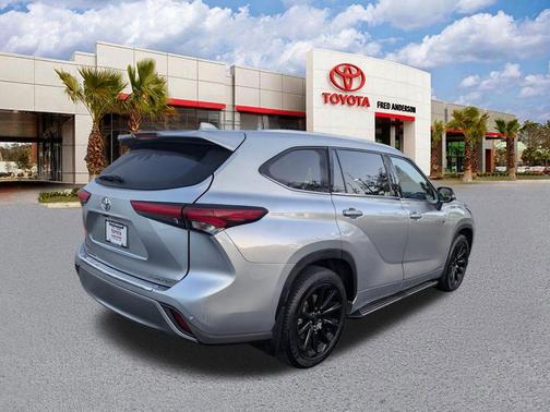 2024 Toyota Highlander Platinum