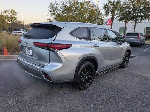 2024 Toyota Highlander Platinum