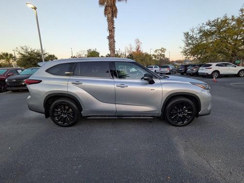 2024 Toyota Highlander Platinum