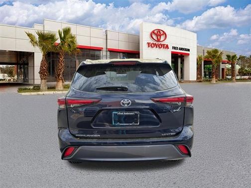 2026 Toyota Highlander Hybrid Limited