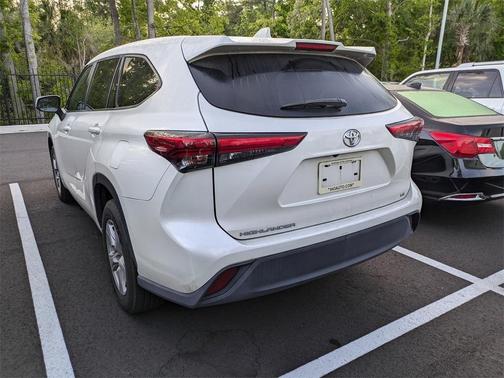 2021 Toyota Highlander LE