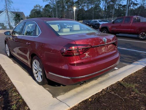 2018 Volkswagen Passat 2.0T SE