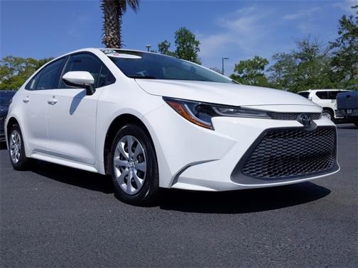 Photo 2 of 40 of 2020 Toyota Corolla LE