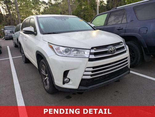 Blizzard Pearl 2018 Toyota Highlander LE Plus