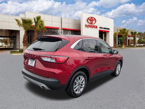2022 Ford Escape SE