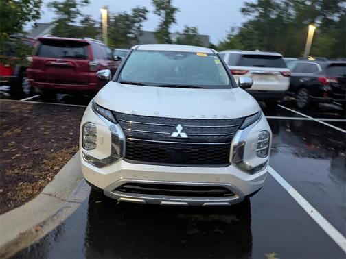 2022 Mitsubishi Outlander SE