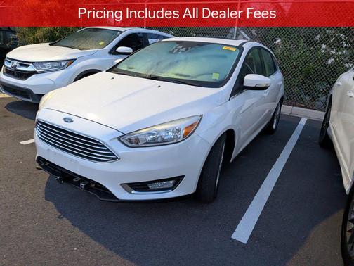 White Platinum Metallic Tri-Coat 2018 Ford Focus Titanium