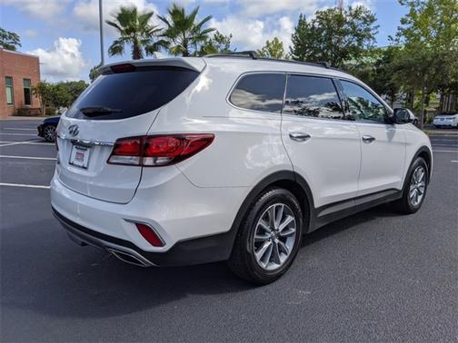 Photo 4 of 27 of 2019 Hyundai Santa Fe XL SE