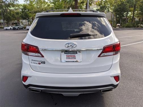 Photo 5 of 27 of 2019 Hyundai Santa Fe XL SE