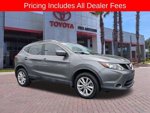 Gun Metallic 2017 Nissan Rogue Sport SV