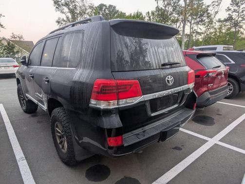 2019 Toyota Land Cruiser Base