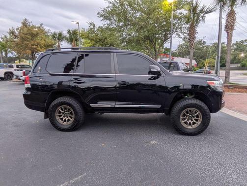Midnight Black Metallic 2019 Toyota Land Cruiser Base