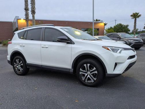 Super White 2018 Toyota RAV4 LE