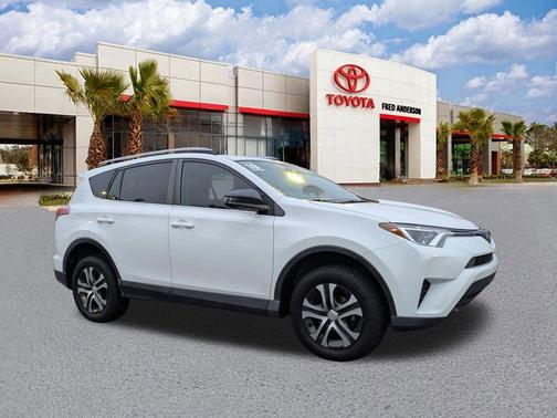 Super White 2018 Toyota RAV4 LE