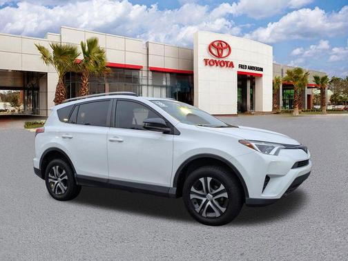 Super White 2018 Toyota RAV4 LE
