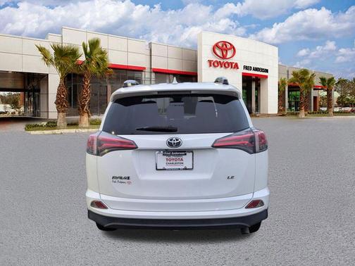 Super White 2018 Toyota RAV4 LE
