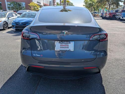 Silver Metallic 2022 Tesla Model Y Long Range Dual Motor All-Wheel Drive