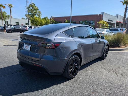Silver Metallic 2022 Tesla Model Y Long Range Dual Motor All-Wheel Drive