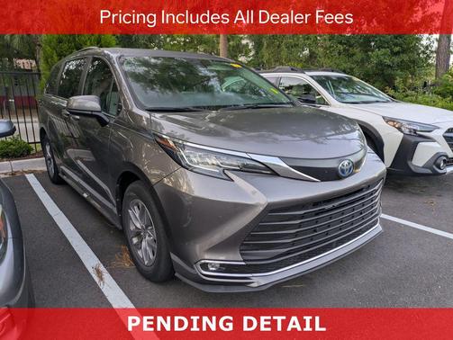 Predawn Gray Mica 2023 Toyota Sienna XLE