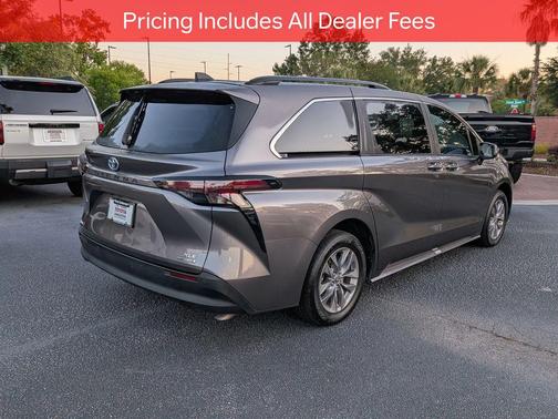 Predawn Gray Mica 2023 Toyota Sienna XLE