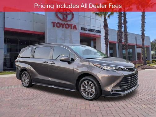 Predawn Gray Mica 2023 Toyota Sienna XLE