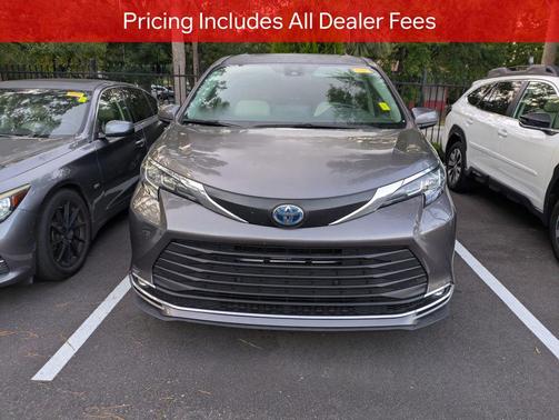 Predawn Gray Mica 2023 Toyota Sienna XLE