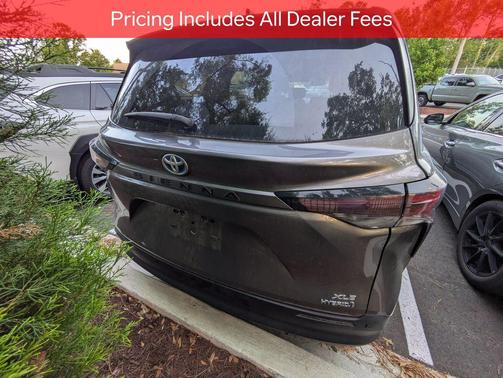Predawn Gray Mica 2023 Toyota Sienna XLE