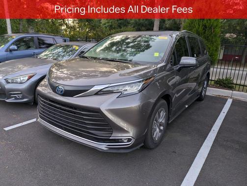 Predawn Gray Mica 2023 Toyota Sienna XLE