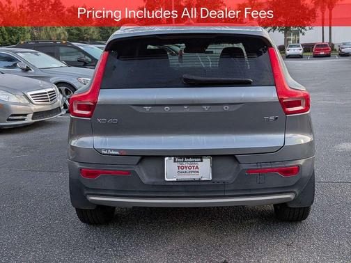 Pine Gray Metallic 2019 Volvo XC40 T5 Momentum