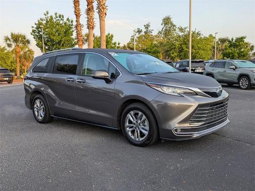 2022 Toyota Sienna Limited