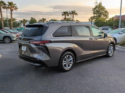 2022 Toyota Sienna Limited