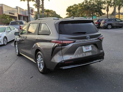 2022 Toyota Sienna Limited