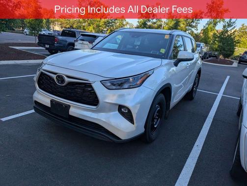 Wind Chill Pearl 2024 Toyota Highlander XLE