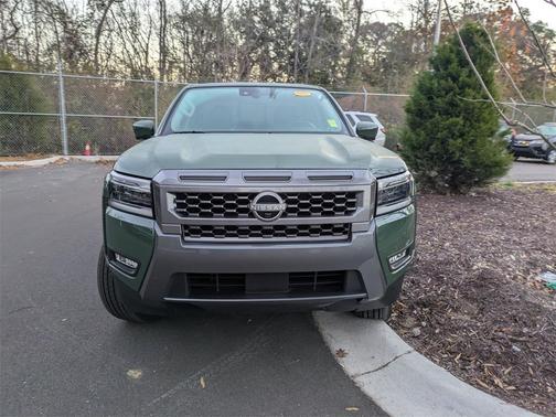 2025 Nissan Frontier SL