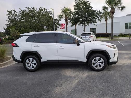 2024 Toyota RAV4 LE