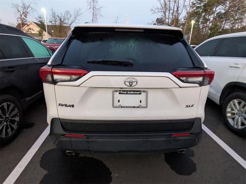 2019 Toyota RAV4 XLE Premium