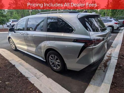 Celestial Silver Metallic 2024 Toyota Sienna XLE