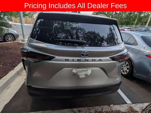 Celestial Silver Metallic 2024 Toyota Sienna XLE